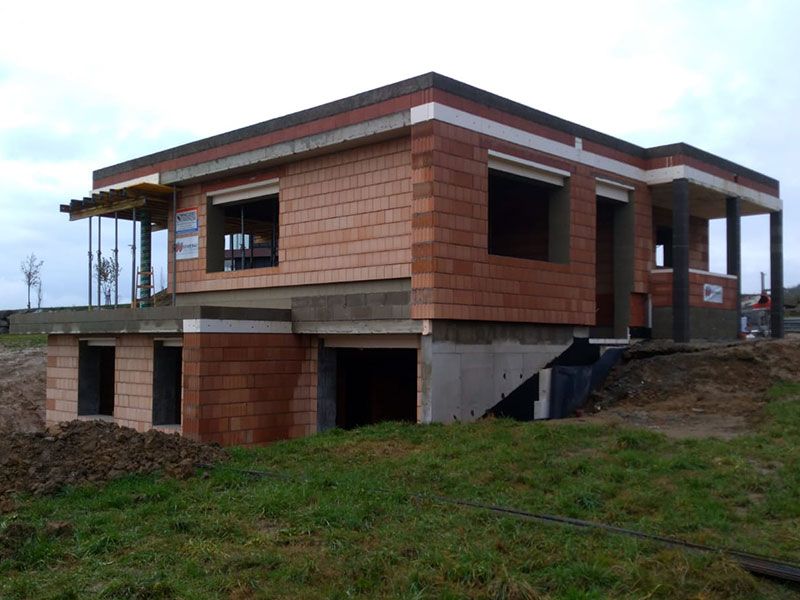 Einfamilienhaus Rohbau mit Flachdach und Keller